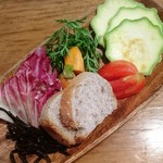 70751021 - サラダバー  小さめブレッドも一緒に！