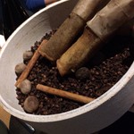 THE GATEHOUSE - 仔羊のクルスティアン　カブのロースト　じっくり煮詰めた赤ワインスパイスソース