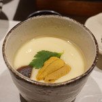鮨匠 のむら - メイチ鯛薩摩芋入り茶碗蒸、赤雲丹のせ