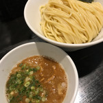 俺の空 - 浸け豚そば（830円）特盛600g（麺増量無料）