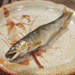 柳家 - 長良川から上ってきた 鮎の丸干し。