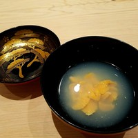 紀尾井町 三谷 - 蜆のお汁に雲丹