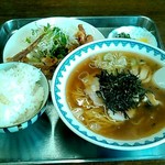 徳市 - ラーメン、ライス、イカげそ揚げ