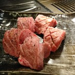 焼肉 hachi - 