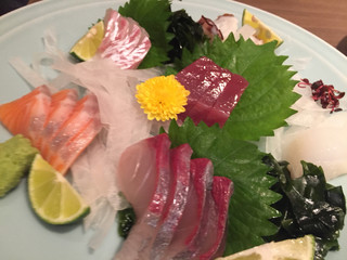 Izakaya Nihonichi - お刺身も新鮮で、量も結構たくさんあります。