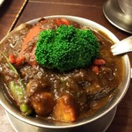 トマト - ビーフカレー季節の野菜入り！