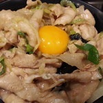 伝説のすた丼屋 - ミニすた丼に生卵IN