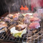 鶏小家　ながくら - 七輪でじっくり焼くので遠赤外線でとってもふわっとした食感で地鶏の旨みがギュッと濃縮されてる感じです。 