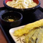 Marugame Seimen - ざるうどん・いか天・ナス天