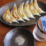 青竹手打ちらーめん 木挽亭 - 餃子￥400と、これです「茶塩」！