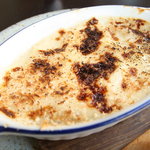 ひらの - うどんグラタン　　和風だしのきいたオリジナルのホワイトソースと自家製太麺の絶妙な一品