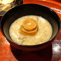 草喰 なかひがし - 白味噌椀　蓬のミョッキ入り