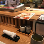 柳橋きたろう - カウンターでお寿司