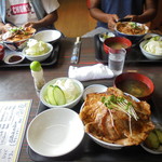 焼肉たてがみ - 豚丼大1100円+豚丼並850円+ランチセット100円