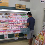 ヤオヨシ - ホルモンを物色