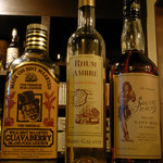 ダイニングバー SARU - ラム酒を中心においしいお酒を取り揃えています。