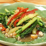 Patkapi <Stir-fried Thai vegetables with shrimp and pork in shrimp sauce>