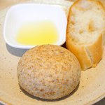 MINORI RESTAURANT & BAR - ランチセット 1000円 のパン、オリーブオイル