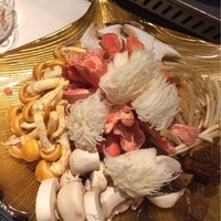 御膳房 六本木店 - お鍋のメインはキノコです