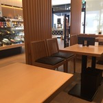 山本山 - 落ち着いた店内