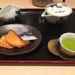 山本山 - 玉露とおせんべい