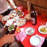 豚足のかどや - ビールも手酌で