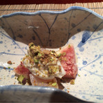 百味処 おんじき - 帆立貝柱＆いちじくの上に白和え、ピスタチオがけ