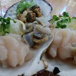 みなと市場 小松鮪専門店 - 「ホタテ刺身」