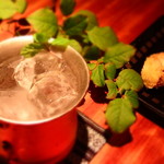 Bar ichi - 自家製ジンジャーエールで作るモスコミュール。