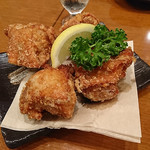 日本酒バル YODARE - がっつり鶏の唐揚げ