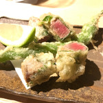 まる富 - 牛肉大葉揚げ