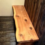 別邸 三く 中華き蕎麦 萃 - 店内の待ち席