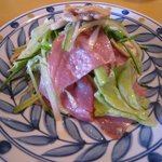 ペスカトーレ - プロシュートサラダ。ドレッシングがほんとにプロシュートの旨みに合わせて優しい味。