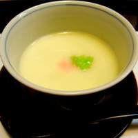 せき根 - 蛤出汁が利いた柔らかい茶碗蒸しです。