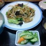 Oshoku Jidokoro Yottettei - 野菜炒め定食