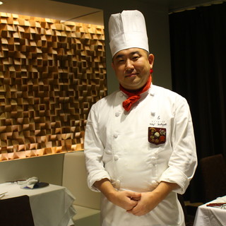 Owner-chef Tomohiro Yabusaki has the best qualifications related to food in Japan.