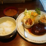 ニコ カフェ - 飲食店では最近珍しいお米と味噌汁にもこだわりを感じる。