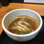 鶏の濃厚な出汁が凝縮されたつけ汁