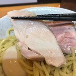 つけ麺 舞 - 鶏むね肉のチャーシューも絶品