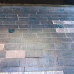 ラトナ カフェ - 床はレンガになっていて、歩くとカタカタ鳴ります。