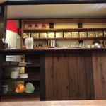 ラトナ カフェ - カレー屋さんを感じさせない店内です。