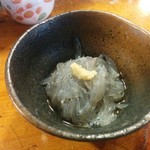 天史朗鮨 - 生シラス　酢を掛けてさっぱりと頂きます