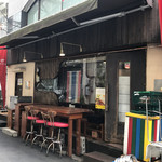 青山ガパオ食堂 - 店構え