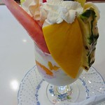 こだま - フルーツパフェ背面