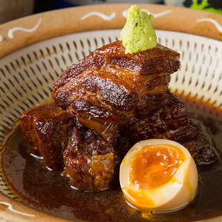 当店自慢！毎日6時間以上煮込む【魂】の煮込み料理をご賞味あれ