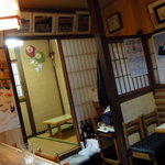 一五鮨 - 時代を感じる店内
