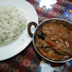 サパナ - ビンディ＆ベイガンカレーと、ジーラプラウ