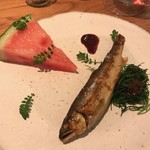 ラ・ボンヌターブル - 【鮎のコンフィ、スイカ、黒オリーブ、木の芽】♫2017/7