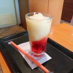 タリーズコーヒー - マスカットティー&ザクロルビースワークル580円税込。