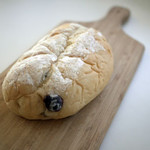 パン レザン - ハイジの白パンフルーツ